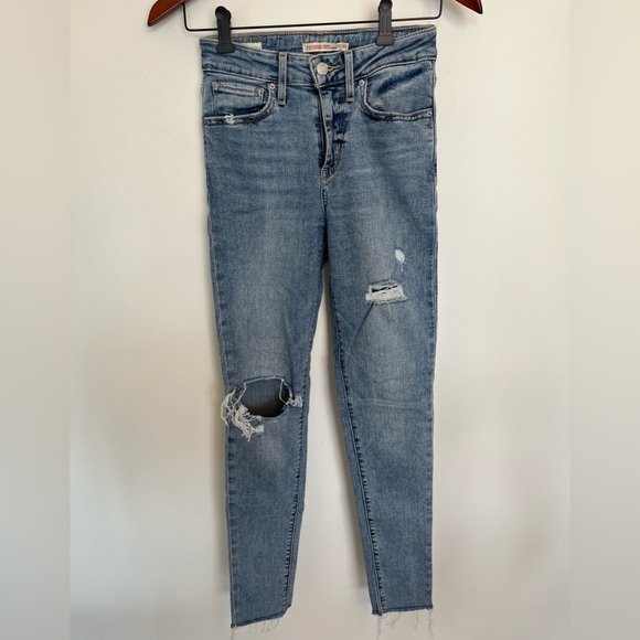 Levi’s 721 Women's Blue Distressed Jeans size 25 - Picture 2 of 5